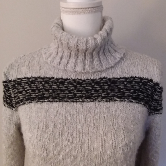Universal Threads Grey Bulkie Turtleneck Sweater with Black Stripes - Picture 3 of 12